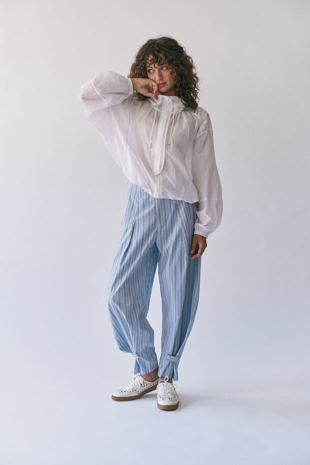 CLARA SHIRRED WINDBREAKER
