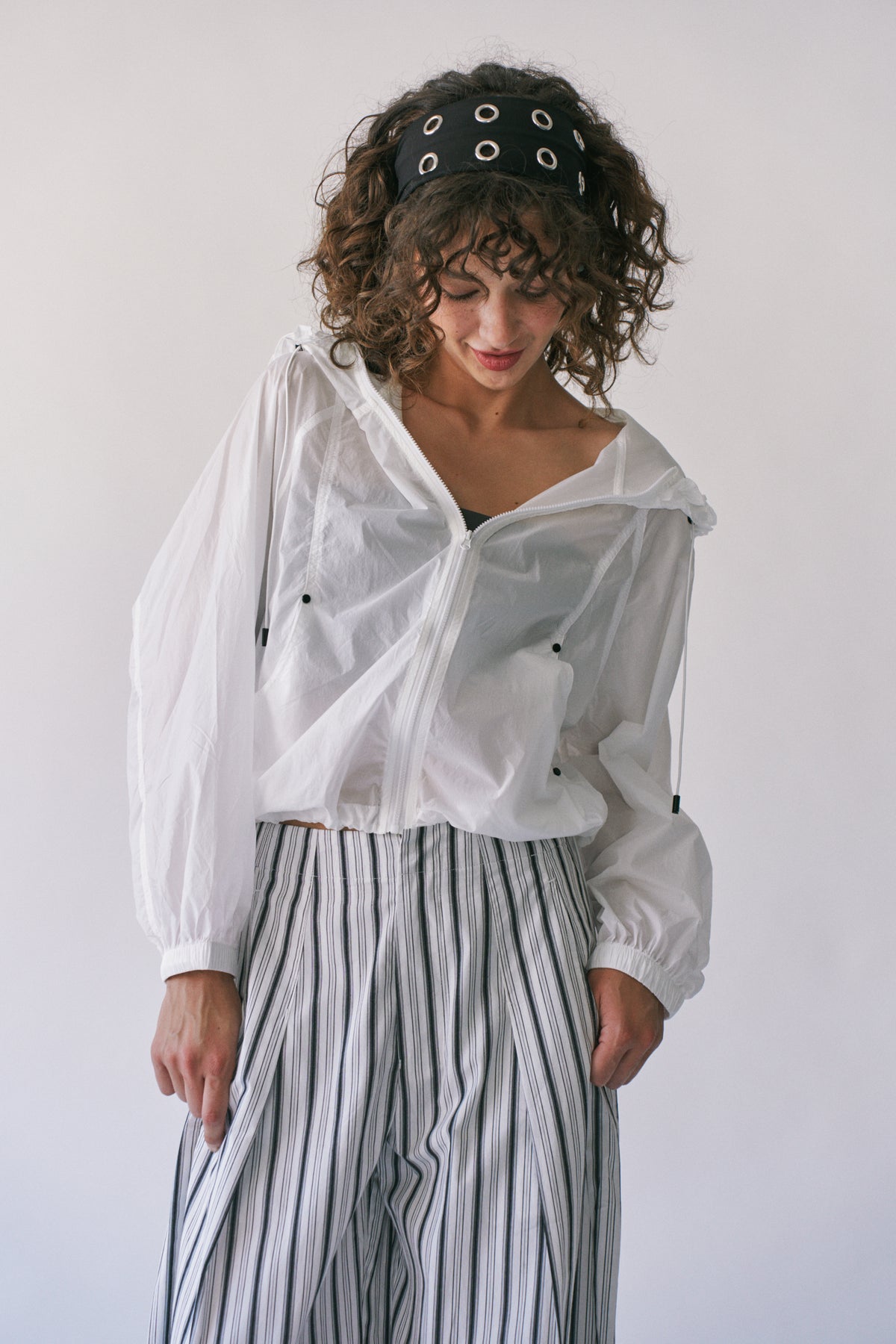AVA LIGHTWEIGHT WINDBREAKER